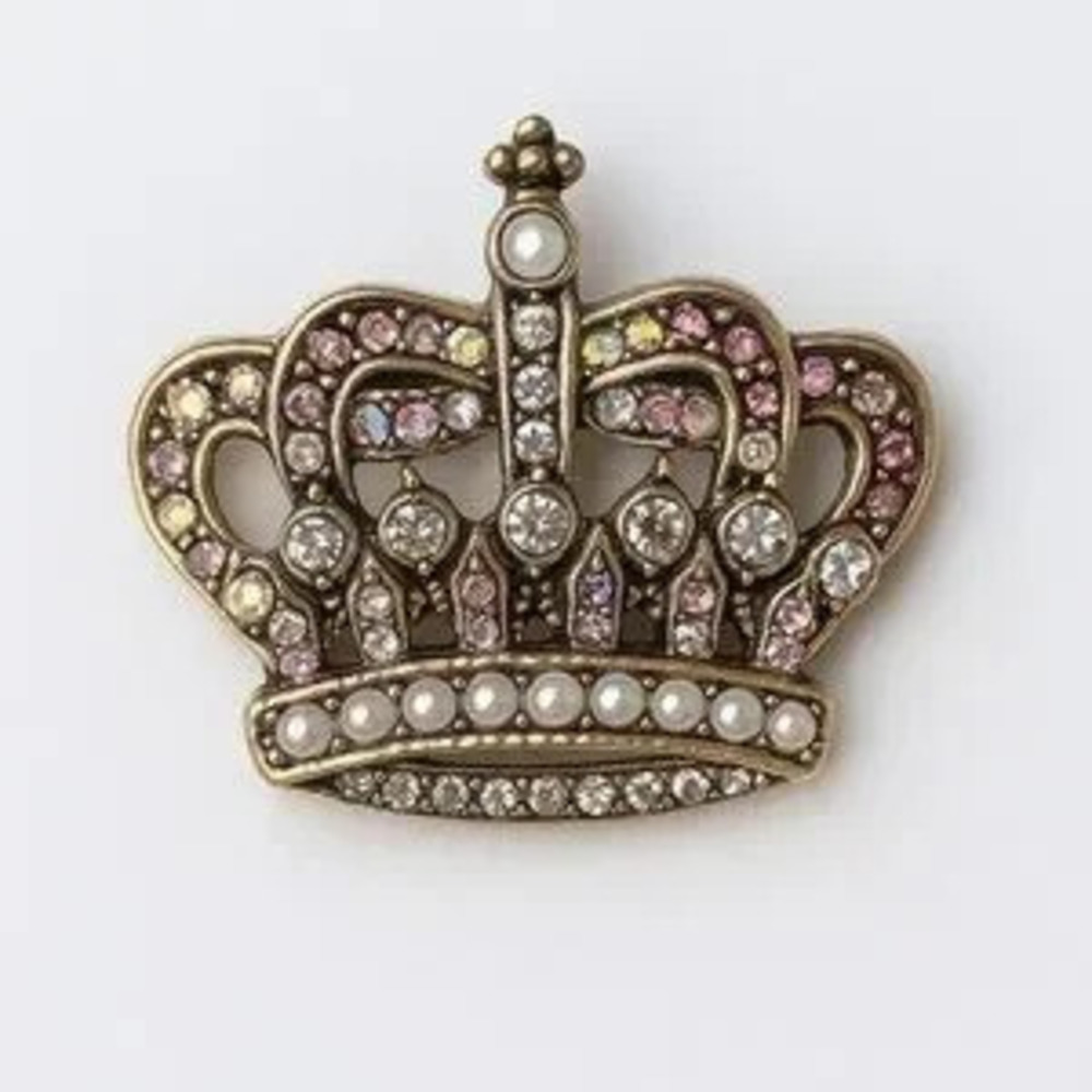?? Minimalist Cute Gold Crown Brooch ??